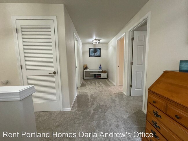 Building Photo - 3 br, 2.5 bath House - 17625 SW September Ln