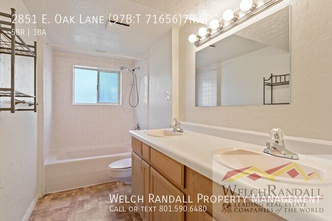 Building Photo - 2851 E Oak Ln