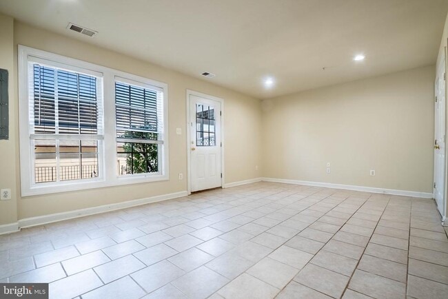 Building Photo - 3842 Sugarloaf Pkwy