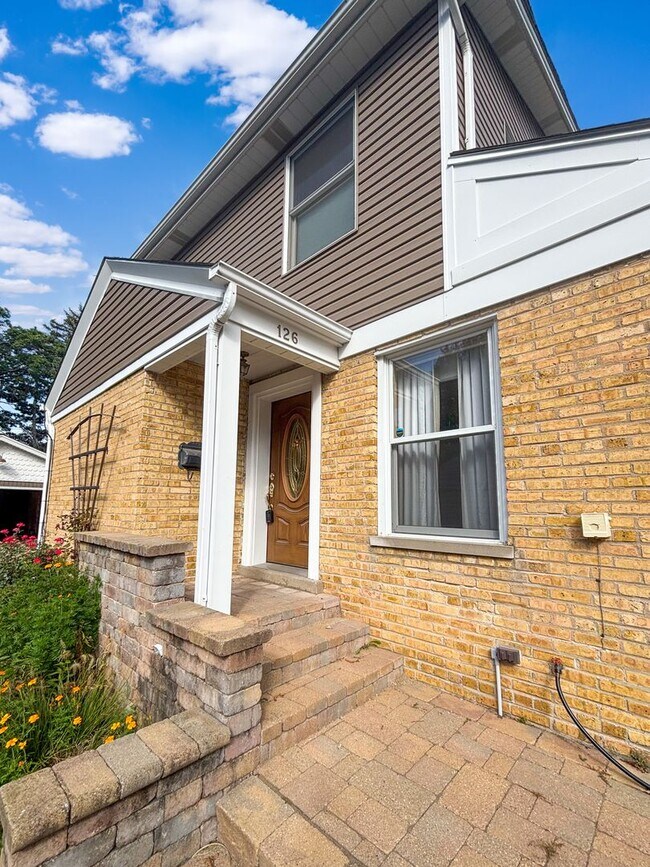 Building Photo - Beautiful 4-Bedroom Home for Rent in Palat...