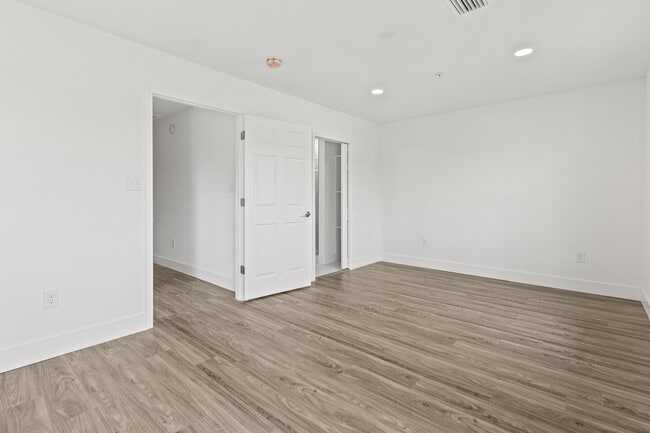 Building Photo - 4498 SW Port St Lucie Blvd