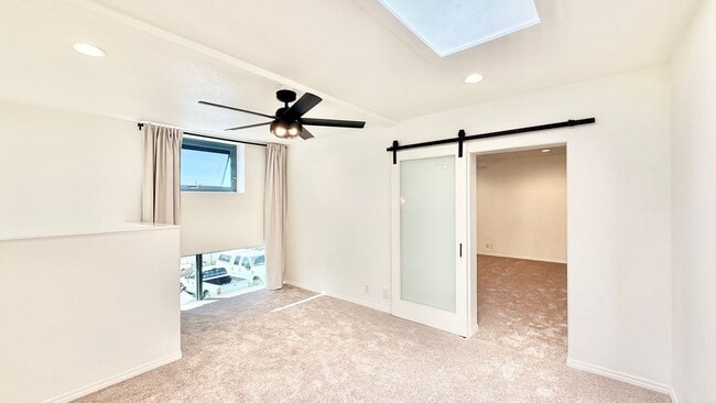 Building Photo - Beautiful Remodeled Upstairs Unit in Heart of Fallbrook with Laundry in Unit and Private Off-Stre...
