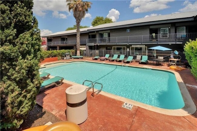 Building Photo - 2020 S Congress Ave