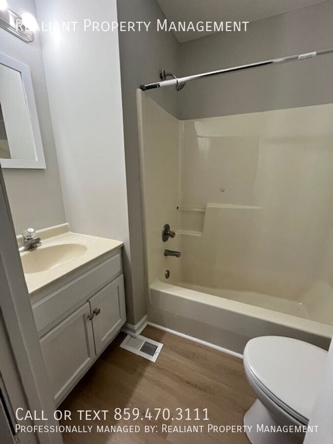 Building Photo - 31 Hurley St