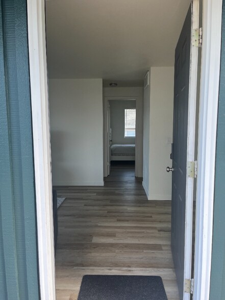 Building Photo - 1130 E 51st St