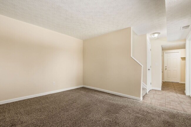 Building Photo - 611 Evergreen Terrace