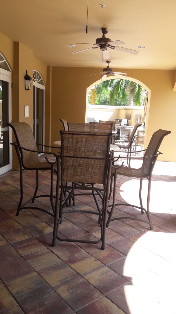 Building Photo - Annual unfurnished luxury 3/2 condo downtown Sarasota overlooking a park!