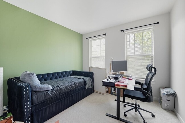 Building Photo - 709 Thomas Ln