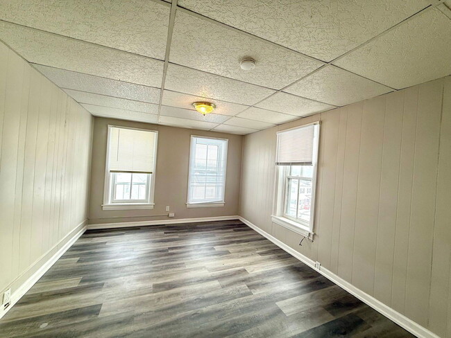 Building Photo - 528 Market St