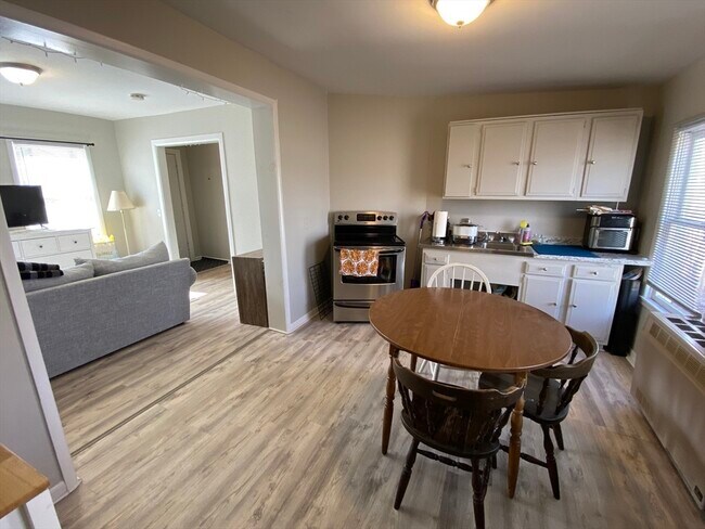 Building Photo - 38 Summer St