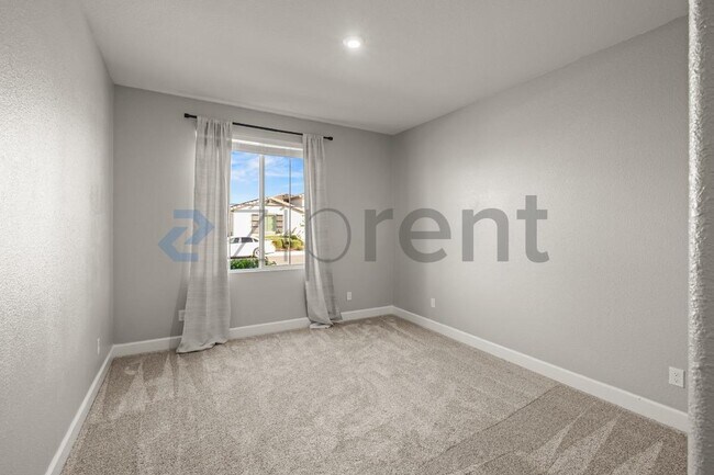 Building Photo - 1465 Blossom Way