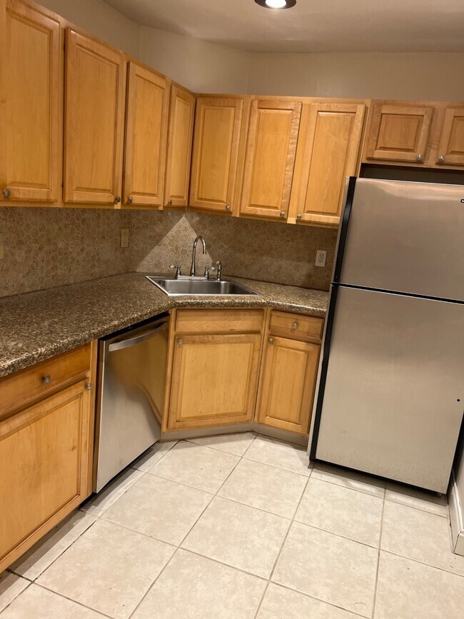 Primary Photo - 3115 Oakland Shores Dr