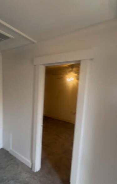 Building Photo - 3112 W Latrobe St