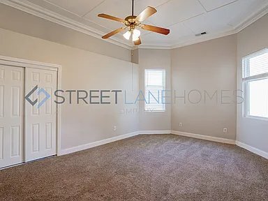 Building Photo - 119 Wellington St