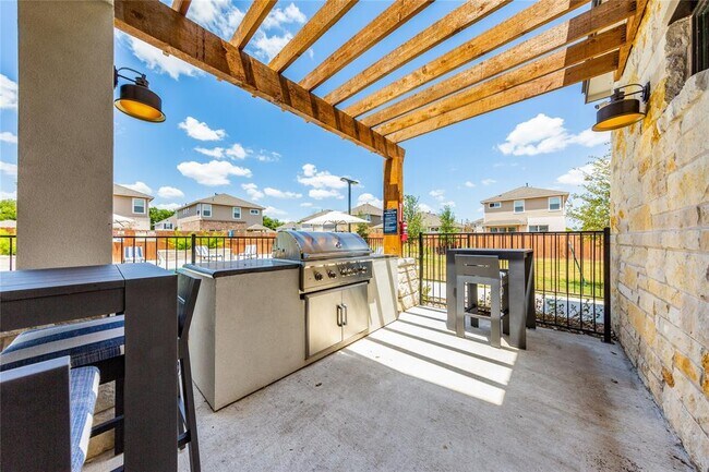 Building Photo - 1103 Aspen Grove Dr