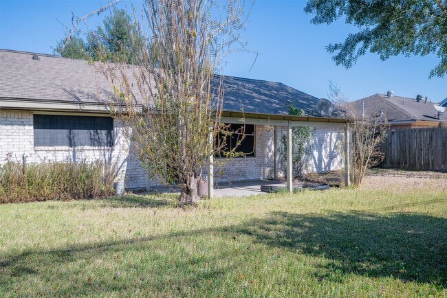 Building Photo - 4031 Curly Oaks Dr