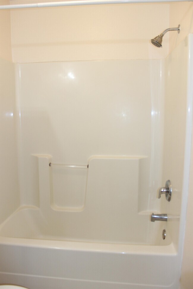Building Photo - 4434 Gearhart Rd
