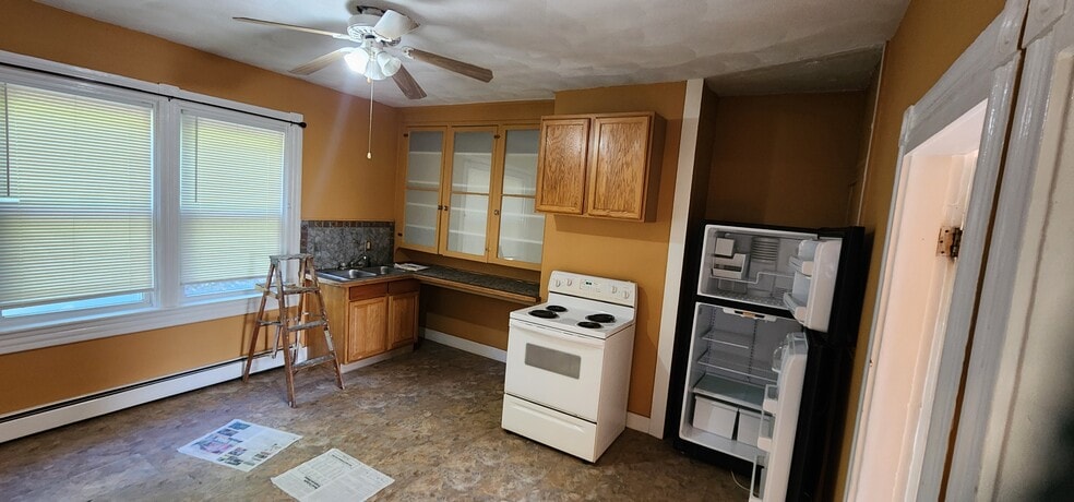 Building Photo - 63 Boyd St