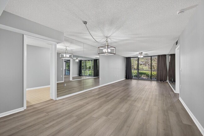 Building Photo - 2581 Village Blvd