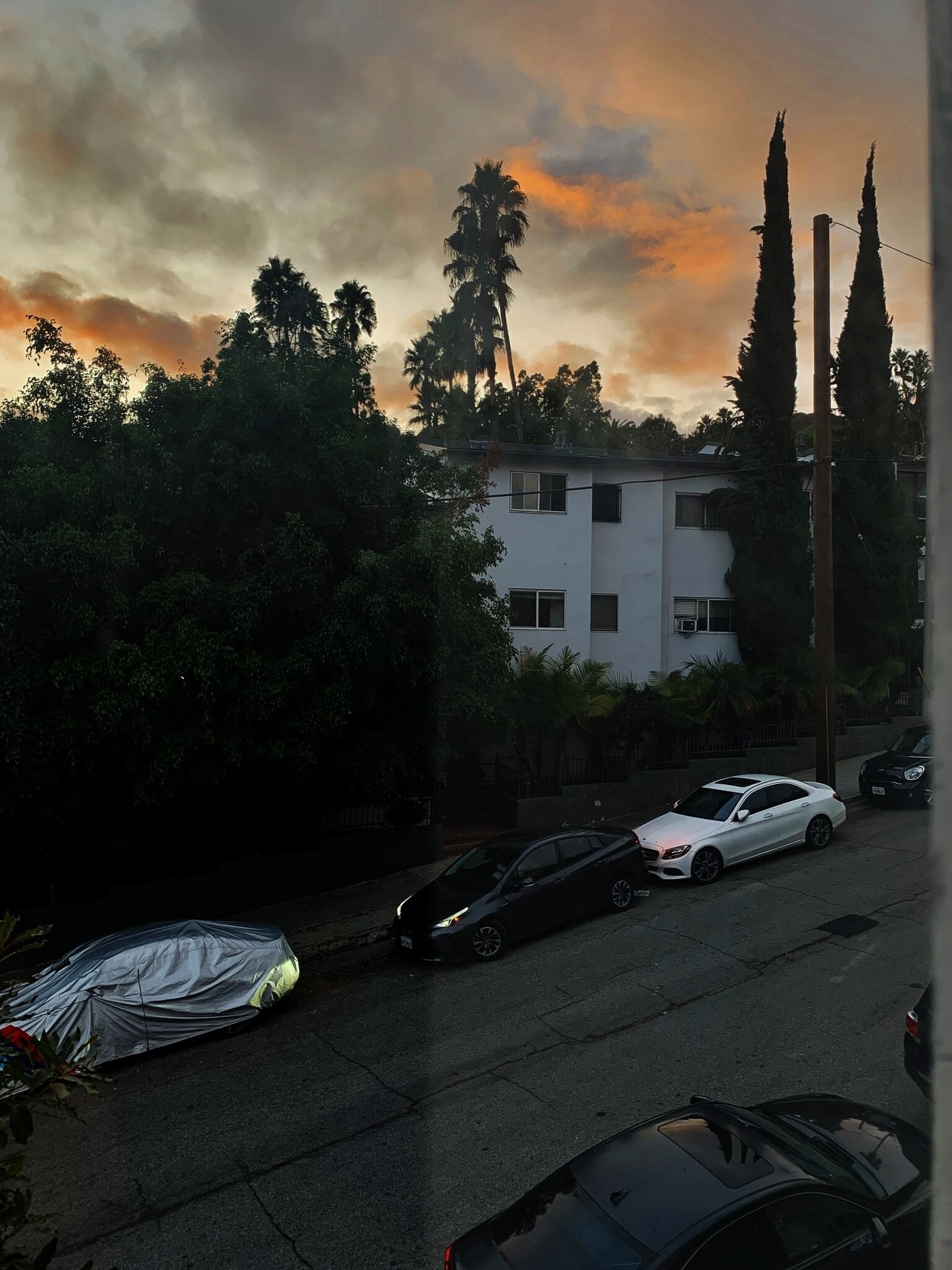 Building Photo - 1850 N La Brea Ave