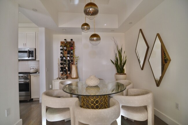 Building Photo - 5703 Laurel Canyon Blvd