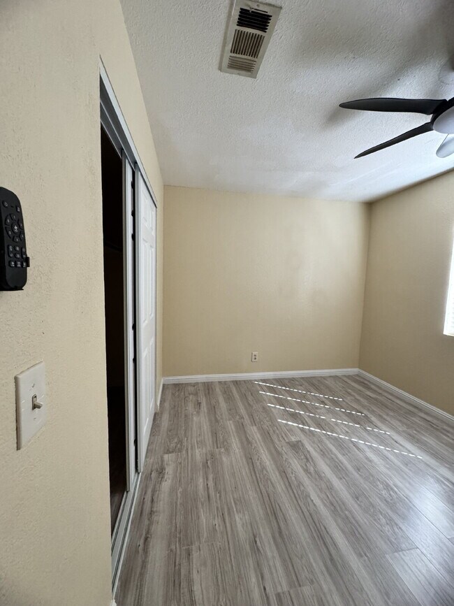 Building Photo - 4BR - 3BA two-story with pool