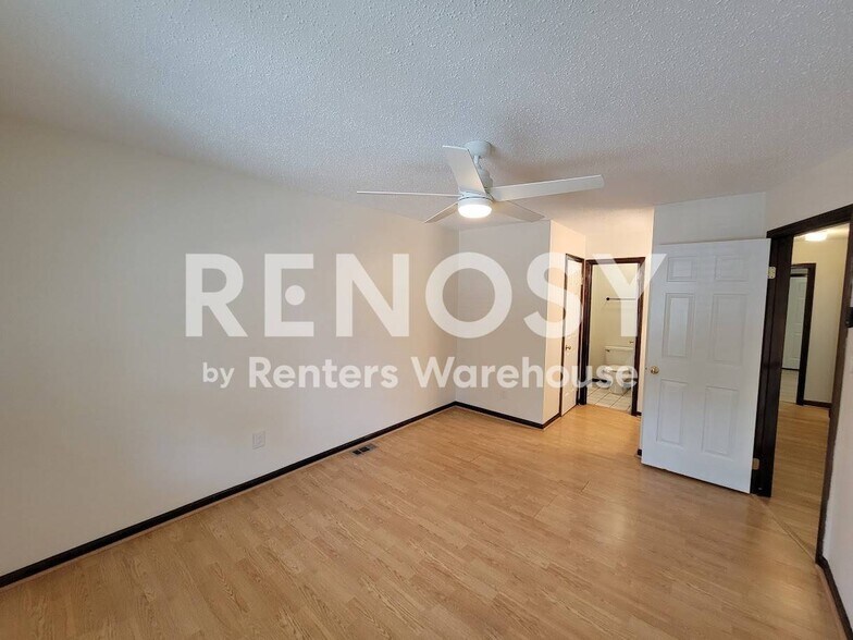 Building Photo - 914 Wildwood Square Ct