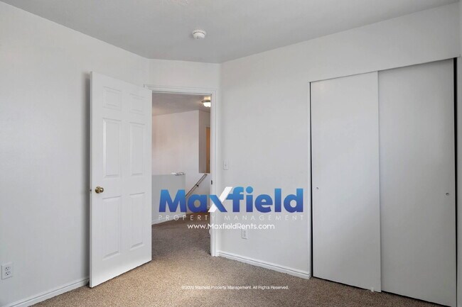 Building Photo - REFRESHED 5-Bedroom Home in Desirable Draper - Pet Friendly - NEW CARPET UPSTAIRS | Refreshed kit...