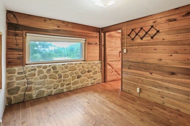 Building Photo - 9625 Hoffman Seachrist Road, Walkersville,...