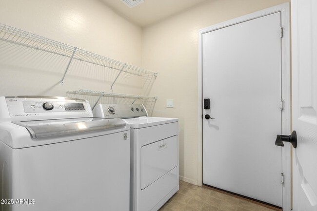 Building Photo - 4410 N 124th Ave