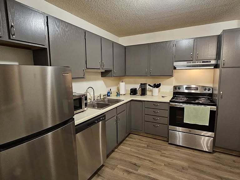 Building Photo - Phalen Shores