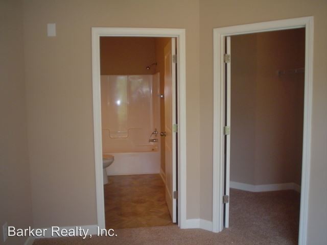 Building Photo - 3722 Burt Dr