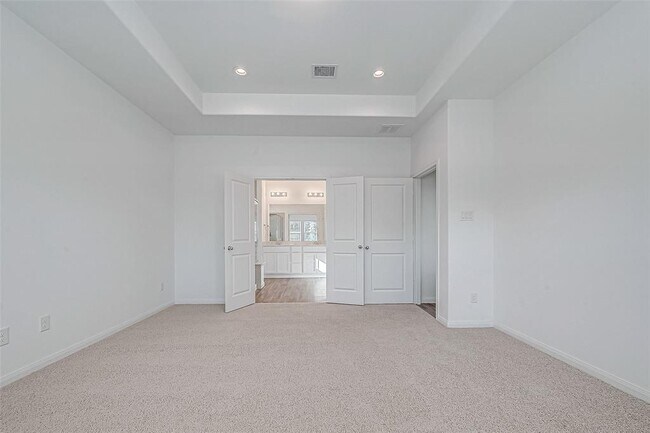 Building Photo - 3926 Sugardale St