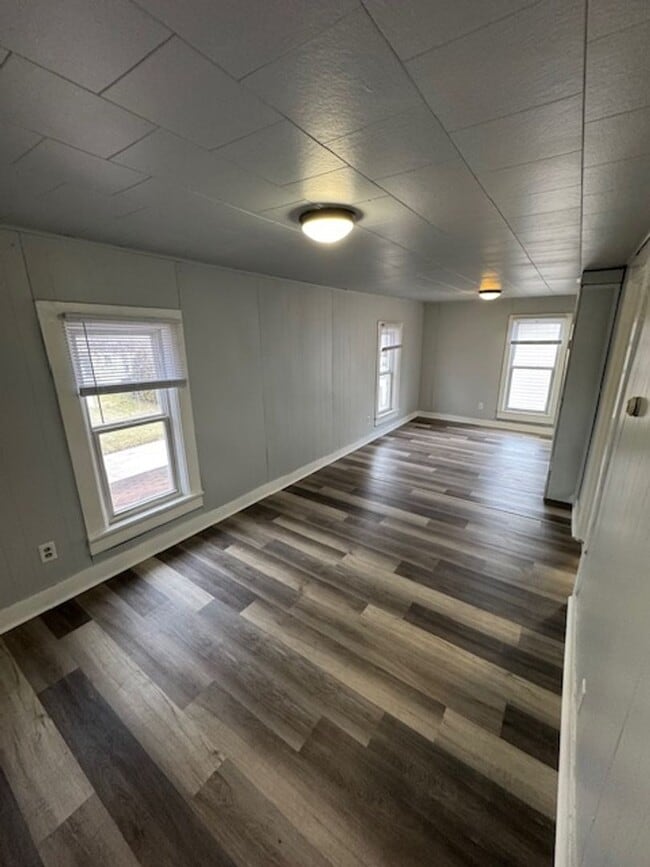 Building Photo - 207 W Grant St