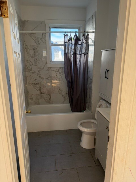 Bathroom - 31 White St