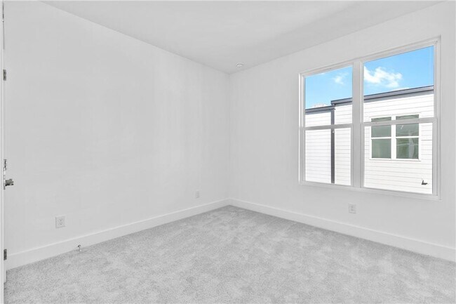 Building Photo - 515 Motivation Cir NW