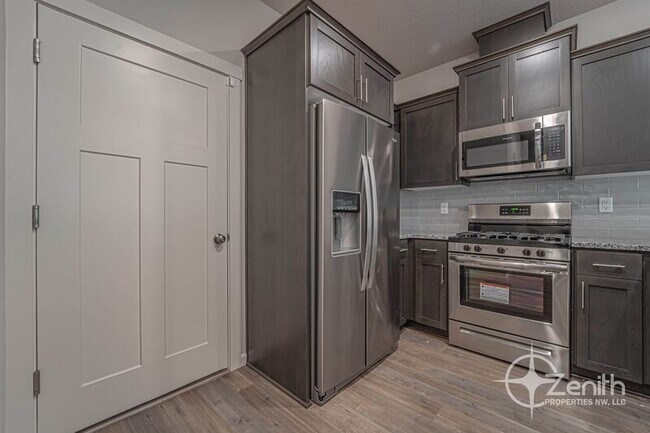 Building Photo - 2403 Trail View Ct