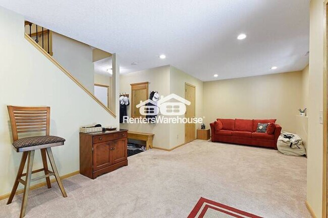 Building Photo - Available 12/1 - Beautiful Minnetonka Town...