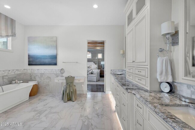 Building Photo - 3507 North 39th Pl