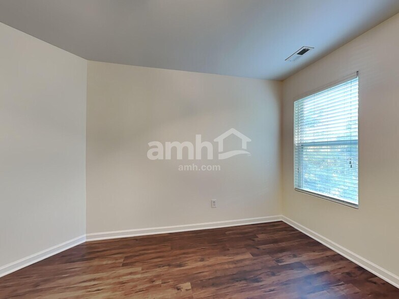 Building Photo - 3904 Edgewood Terrace Rd