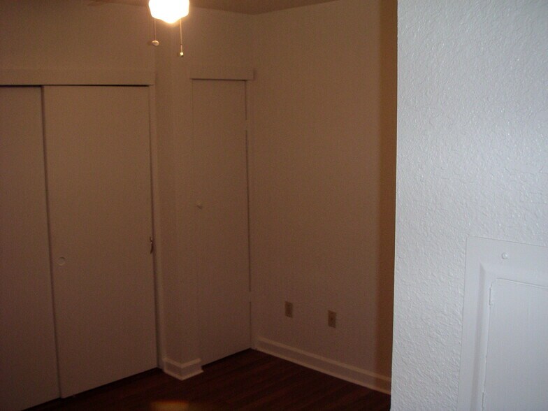 Building Photo - 1418 E St