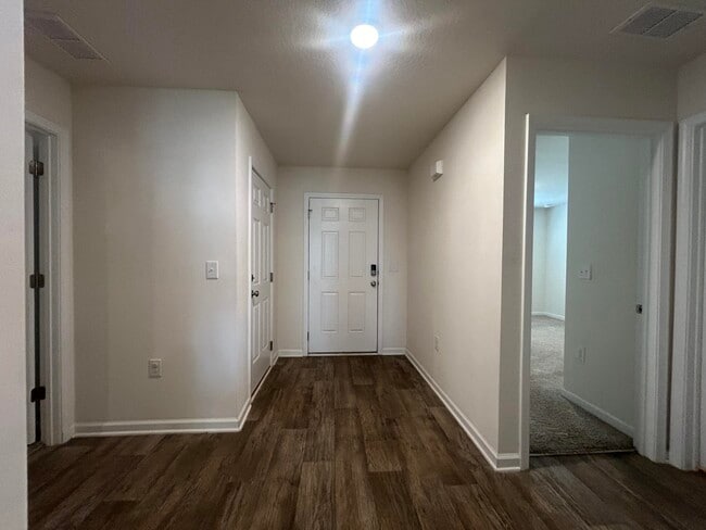 Building Photo - 916 Merganser Way