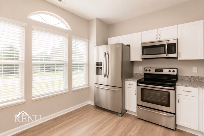 Building Photo - 2710 Lucas Dr