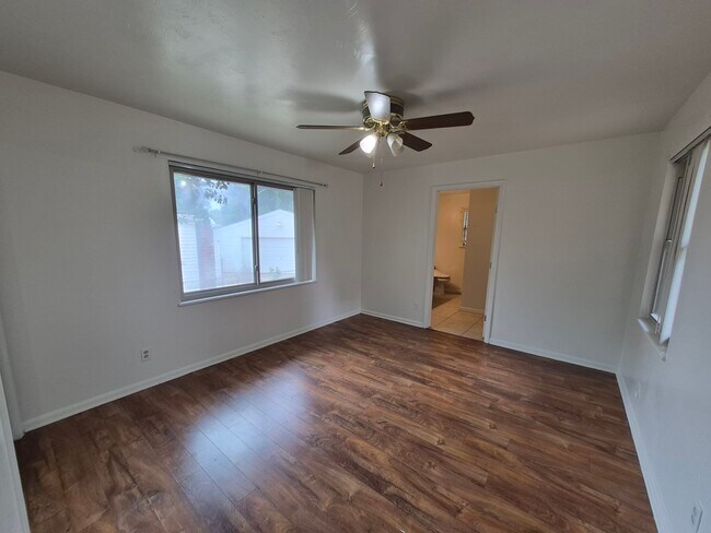 Building Photo - 225 Burke