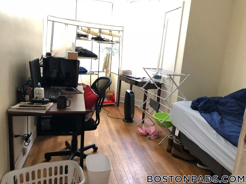 Building Photo - 58 Queensberry St