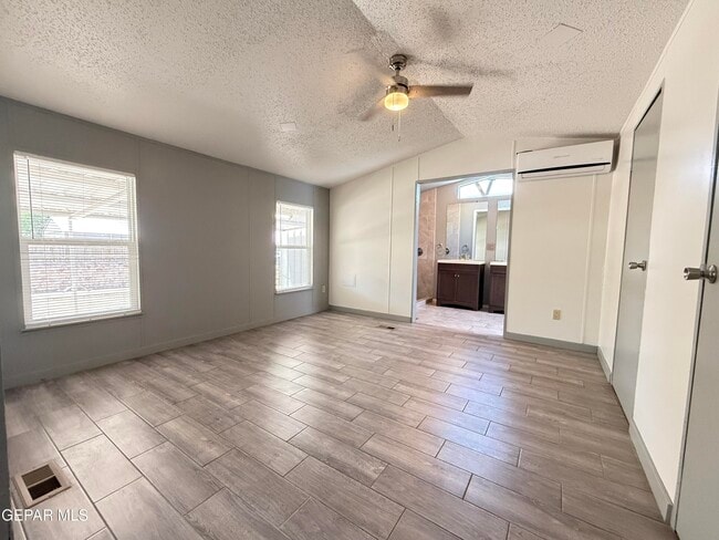 Building Photo - 5941 Sixta Dr