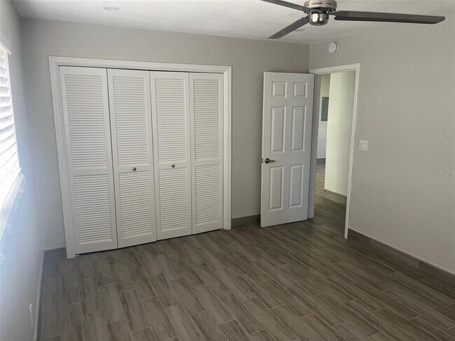 Building Photo - 1605 Pass a Grille Way