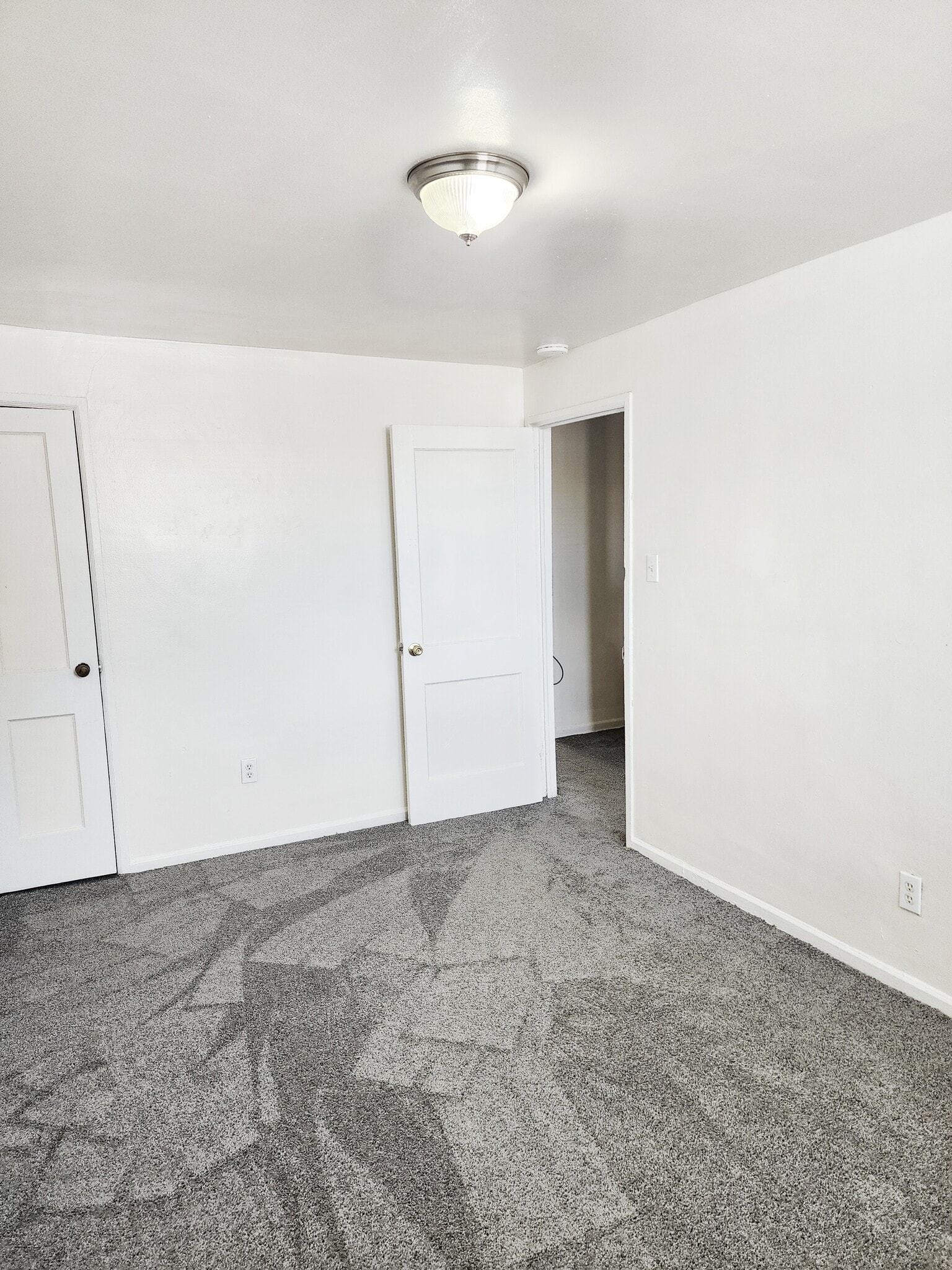 Building Photo - 2601 N Heald St