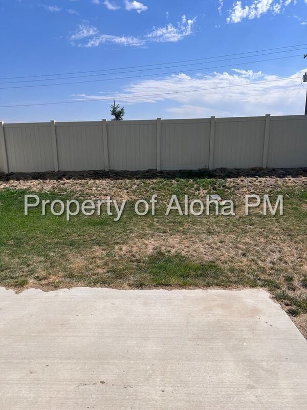 Building Photo - 7544 S Boysenberry Ave