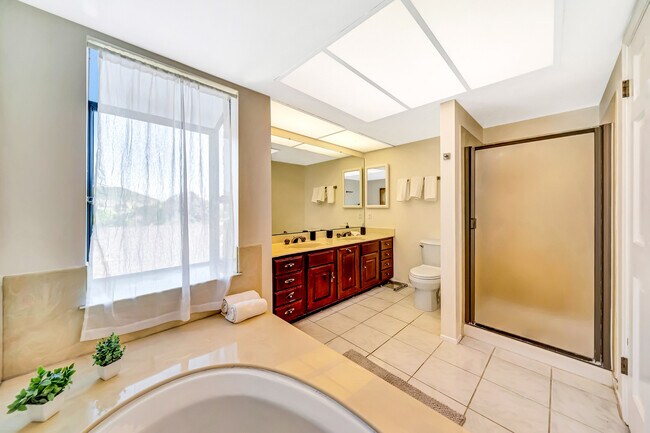 Building Photo - 30428 Penrod Dr